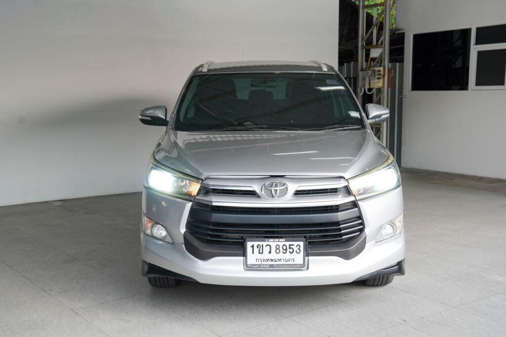 TOYOTA INNOVA