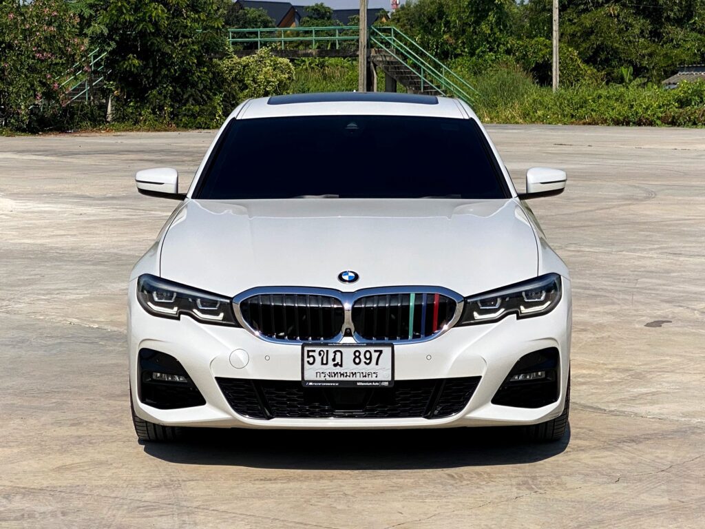 BMW 330e M