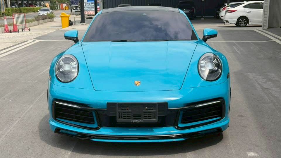 PORSCHE 992