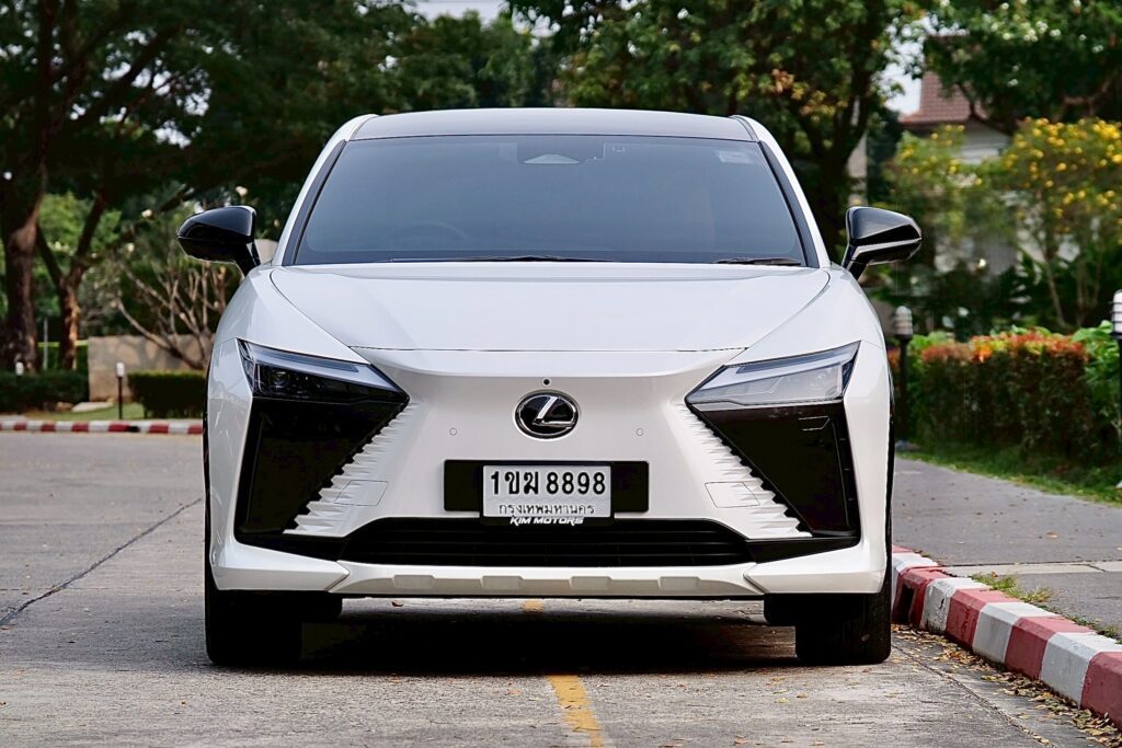 Lexus RZ450e