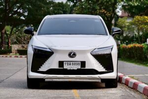 Lexus RZ450e