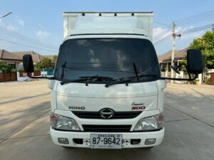 Hino Expert 300 XZU