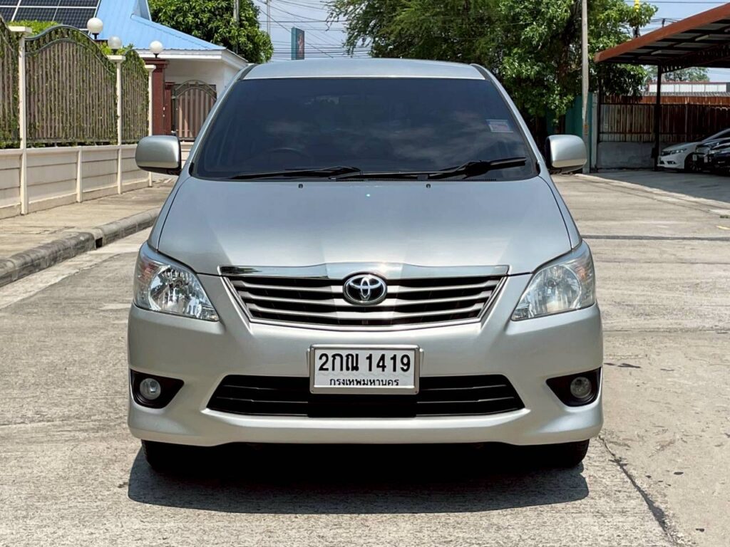 TOYOTA INNOVA